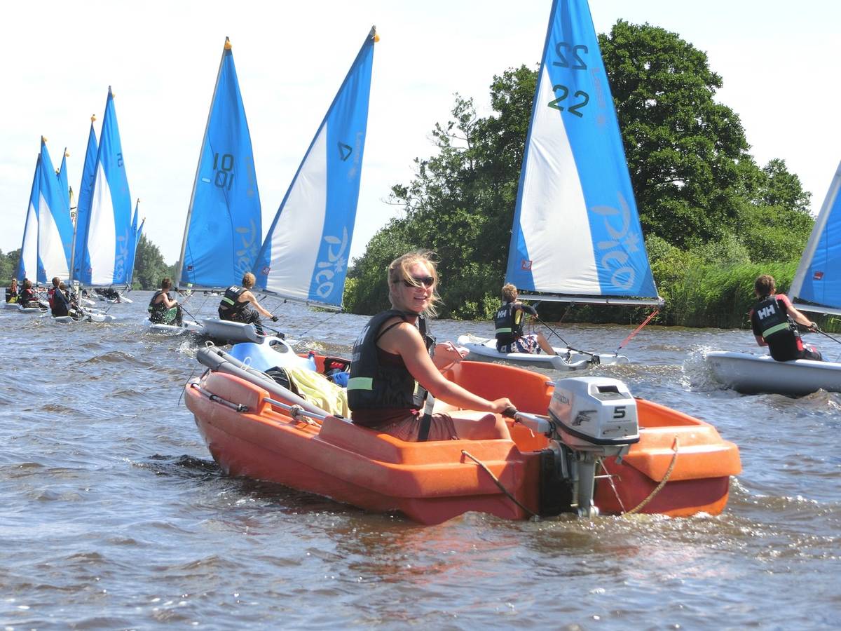 Zeilscholen & watersportactiviteiten